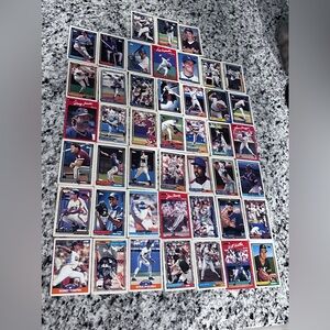 Assorted baseball cards